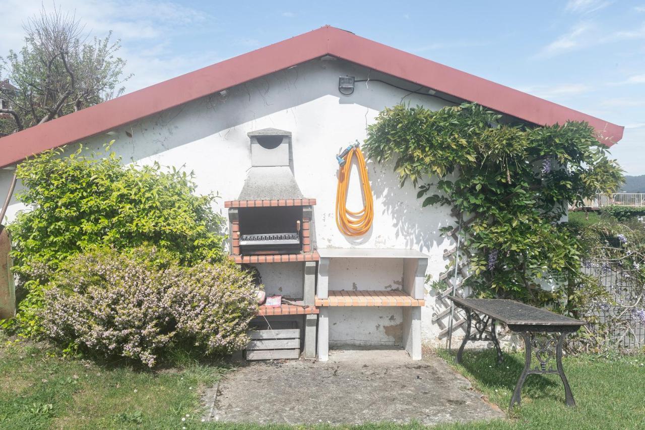 Apartamentos Turisticos La Flor Muros de Nalón Kültér fotó